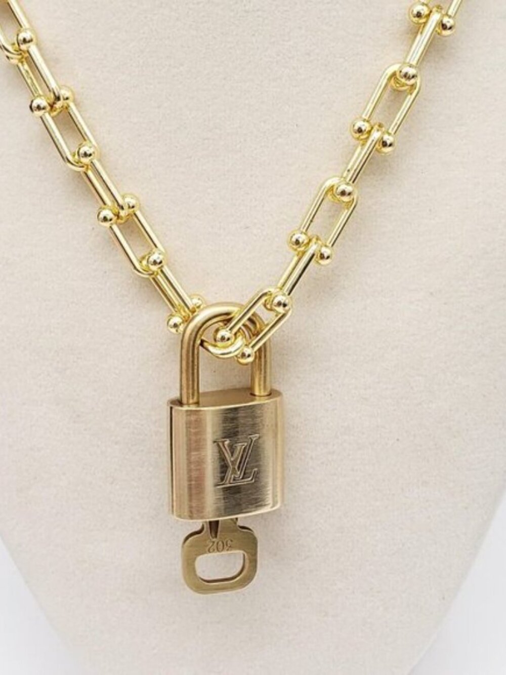 Authentic Louis Vuitton Gold Padlock with Unbranded Gold plated Chain - Picture 8 of 9